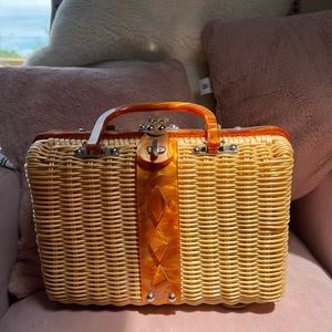 Vintage basket bag with handle